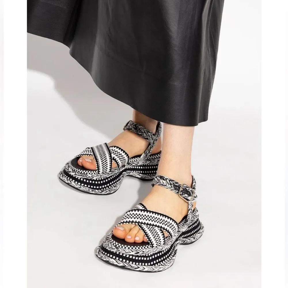 Amambaih Beatriz Platform Sandal Tapestry Noche Black White Blue Meril 40 9 - Picture 2 of 14